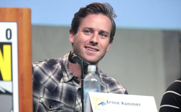 Fans keep asking Armie Hammer to sign their peaches