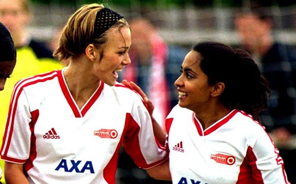 Keira Knightley wants a lesbian sequel to Bend It Like Beckham