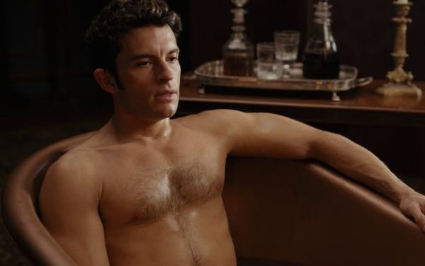 Jonathan Bailey’s 10 hottest photos ever