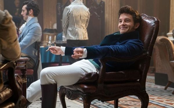 Bridgerton star hopes gay actors will “play their own experience”