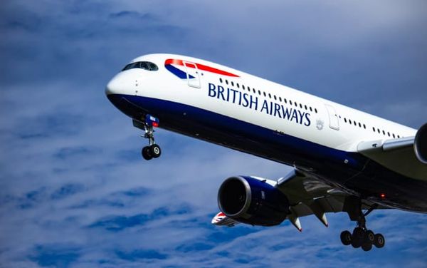 British Airways to allow male pilots and crew to wear makeup for first time