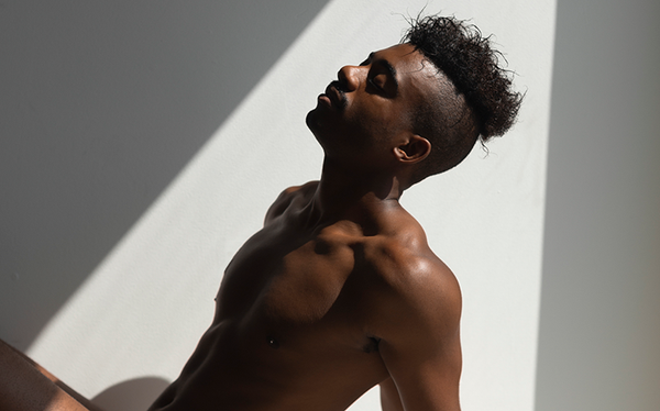 Bronze Avery is the queer pop star giving us “bedroom sheets meets the dance floor”