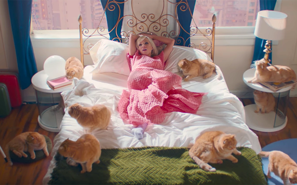 Carly Rae Jepsen is a certified cat lady in Now That I Found You video