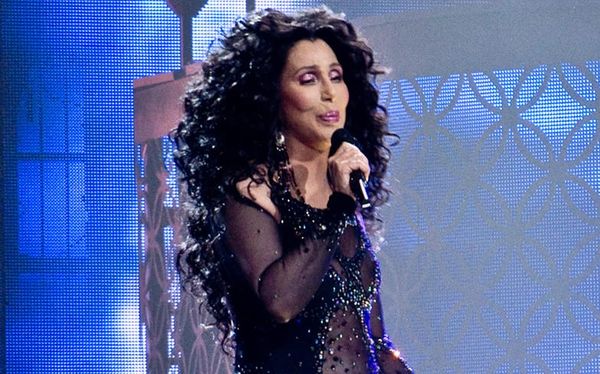 Cher gets standing ovation for fabulous performance of ABBA classic Fernando