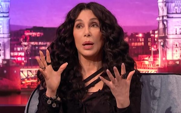 Cher recalls how she and Meryl Streep once saved a woman’s life