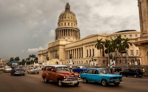 El Parlamento cubano aprueba la autodeterminación de género