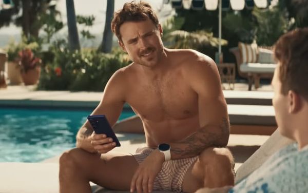 Dylan Efron leaves fans swooning with shirtless Samsung ad