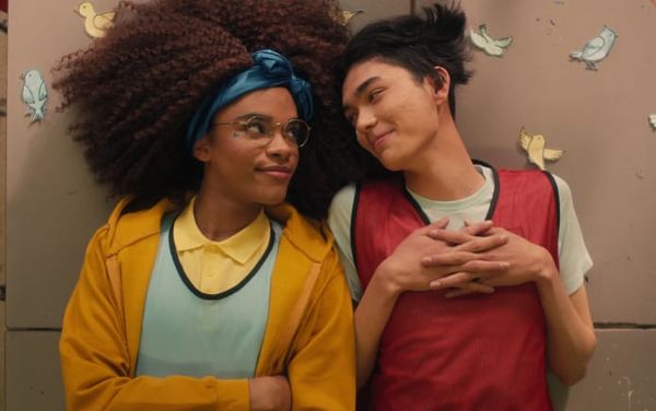 Netflix ends 2022 by sharing a deleted scene from Heartstopper season 1