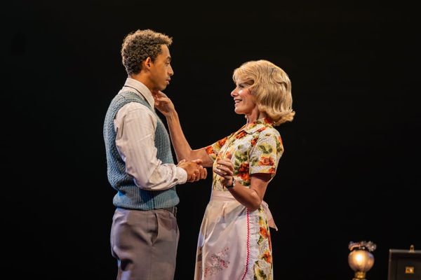 Jordan Stephens and Tamzin Outhwaite star in revival of Entertaining Mr Sloane – review