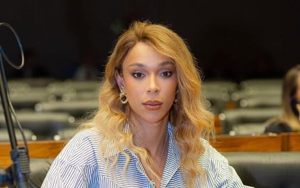La diputada brasileña Erika Hilton recibe visado de EEUU que la identifica con género masculino