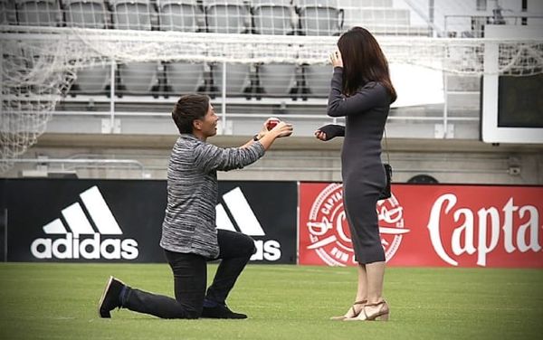 Trans footballer Kumi Yokoyama proposes to girlfriend on-field