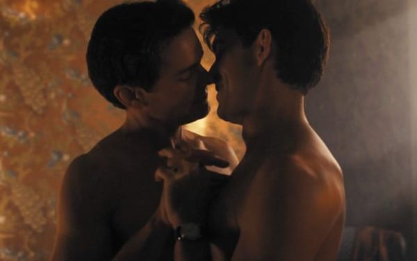 Fellow Travelers: Matt Bomer and Jonathan Bailey told to “go farther” with their sex scenes