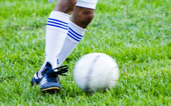 Anti-gay slurs force football players off the field during Concacaf Champions League semi-final