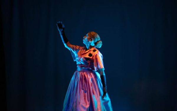 Evita revive en un espectáculo drag que mezcla memoria política y cultura pop