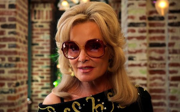 Jessica Lange shares advice for drag queens impersonating her The Politician character