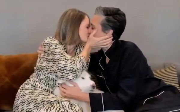 Jodie Foster shares incredibly sweet moment with wife during Golden Globe win