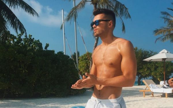 Josh Cuthbert’s holiday snaps are hot hot hot!