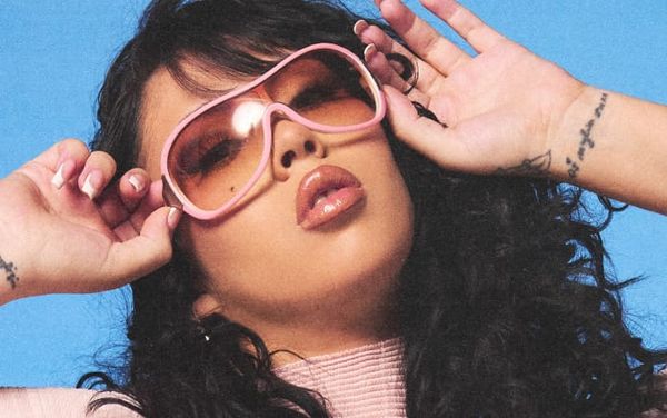 “Nunca dejes que pongan límites a lo que puedas llegar a ser”: Kali Uchis envía mensaje para sus fans latinxs LGTBIQ+