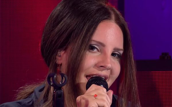 Lana Del Rey covers Ariana Grande’s Break Up With Your Girlfriend, I’m Bored
