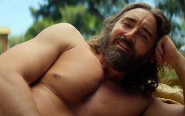 “What a tasty treat”: Fans gush over Lee Pace’s hunky body in Foundation season 3