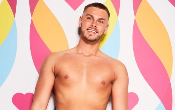 “Everyone’s made mistakes”: Love Island star issues apology for homophobic tweets