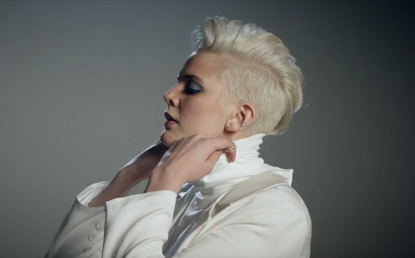 Betty Who releases incredible one-take video for Ignore Me – watch here!
