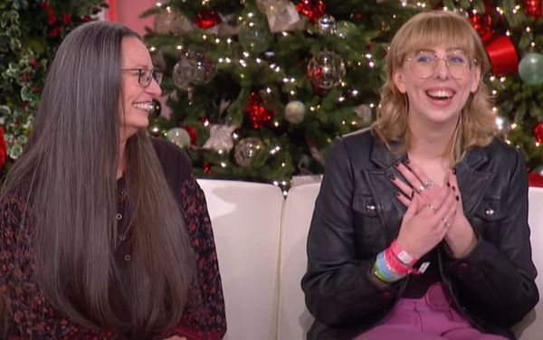 Mother praises daughter for coming out at Harry Styles concert: “I’m very proud”