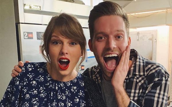 Taylor Swift gives surprise performance at gay couple’s engagement party