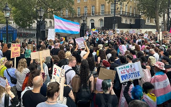 “We are not going to give up the fight”: Hundreds protest Rishi Sunak’s anti-trans comments outside Downing Street