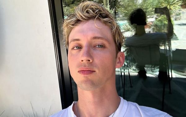 “Straight people are getting too comfortable”: Troye Sivan claps back at Grindr blind item