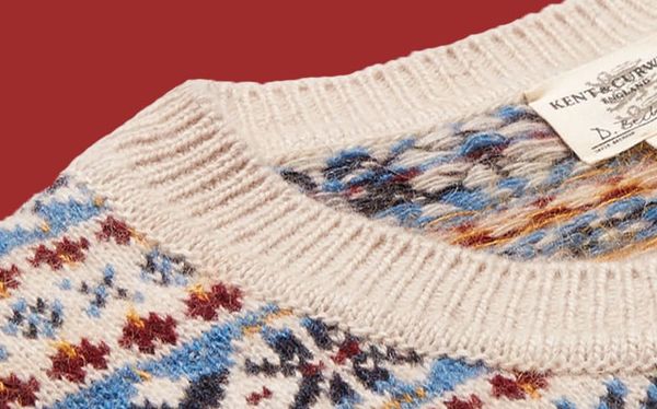 Everything is better in my chic Christmas sweater