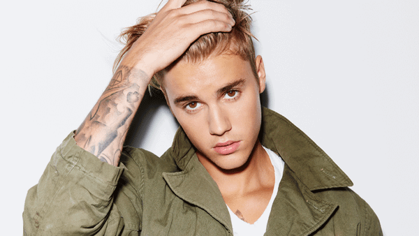 Justin Bieber offers to help struggling queer fan