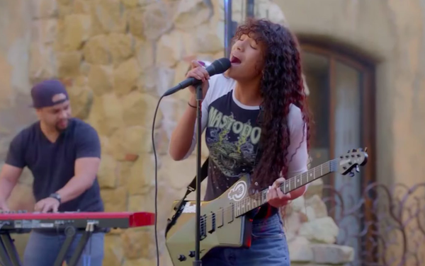 Willow Smith reunites Jada Pinkett Smith’s former rock band for a sweet Mother’s Day surprise