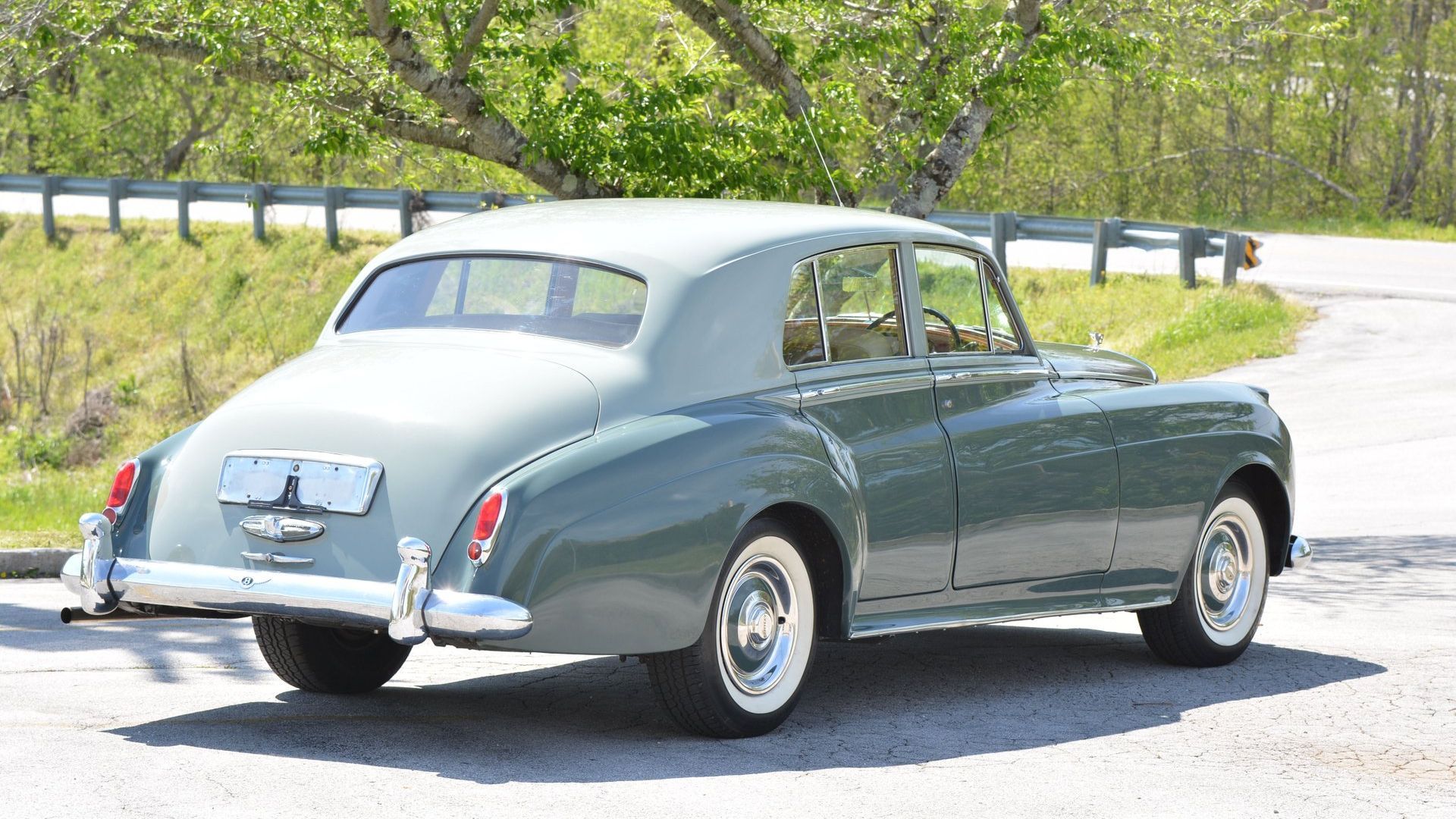 Luxuriously Cruise In A 1957 Bentley S1