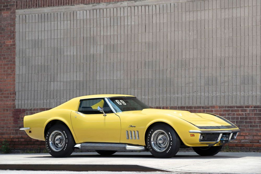 ゴールドスタンダード 1969 ZL-1 Tribute Has 550 Horsepower And A 4-Speed