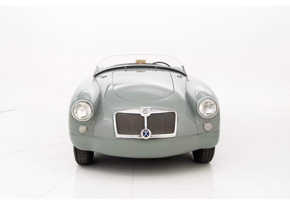 Front view of the 1961 MG MGA Speedster with MG grille badge