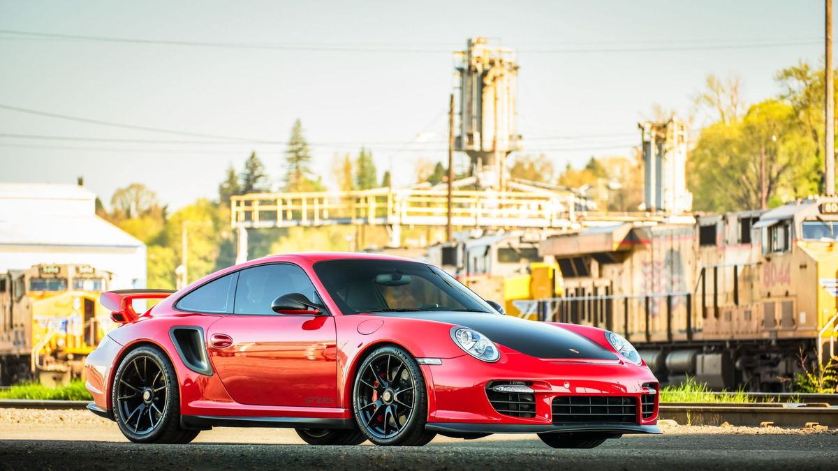 2011-porsche-gt2-rs-2-1.jpg