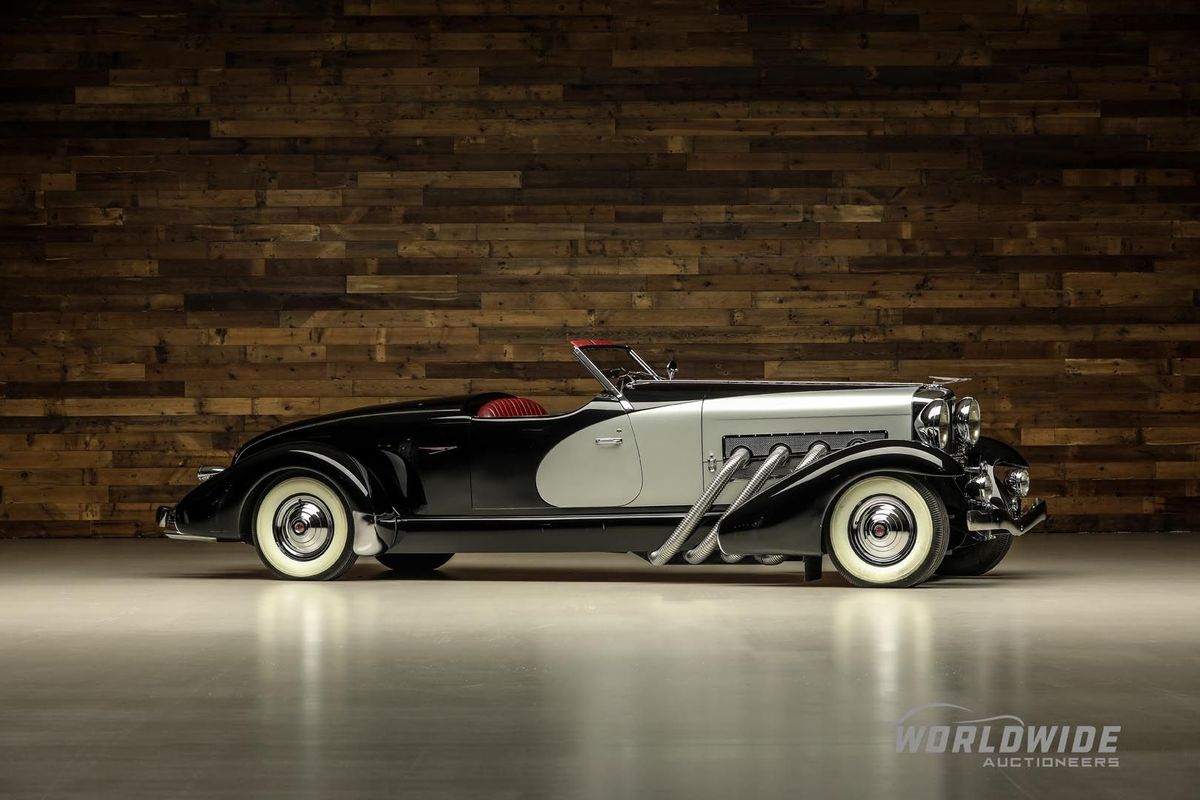 Worldwide Auctioneers Is Selling A Stunning 1980 Duesenberg II