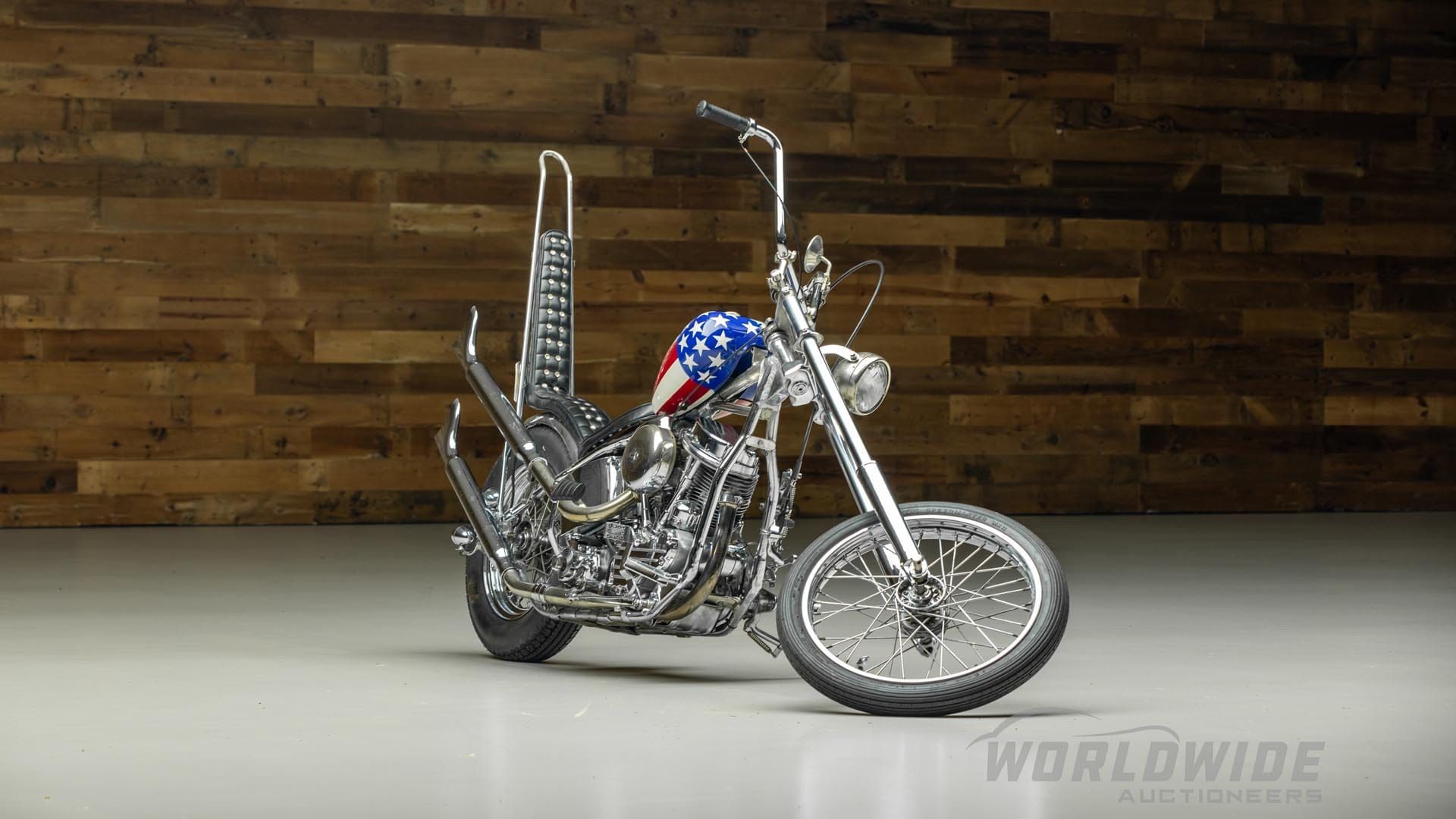 ハーレーダビッドソン　ペイントアイアンメイデン Legendary 'Captain America' 1952 Harley-Davidson from Easy Rider
