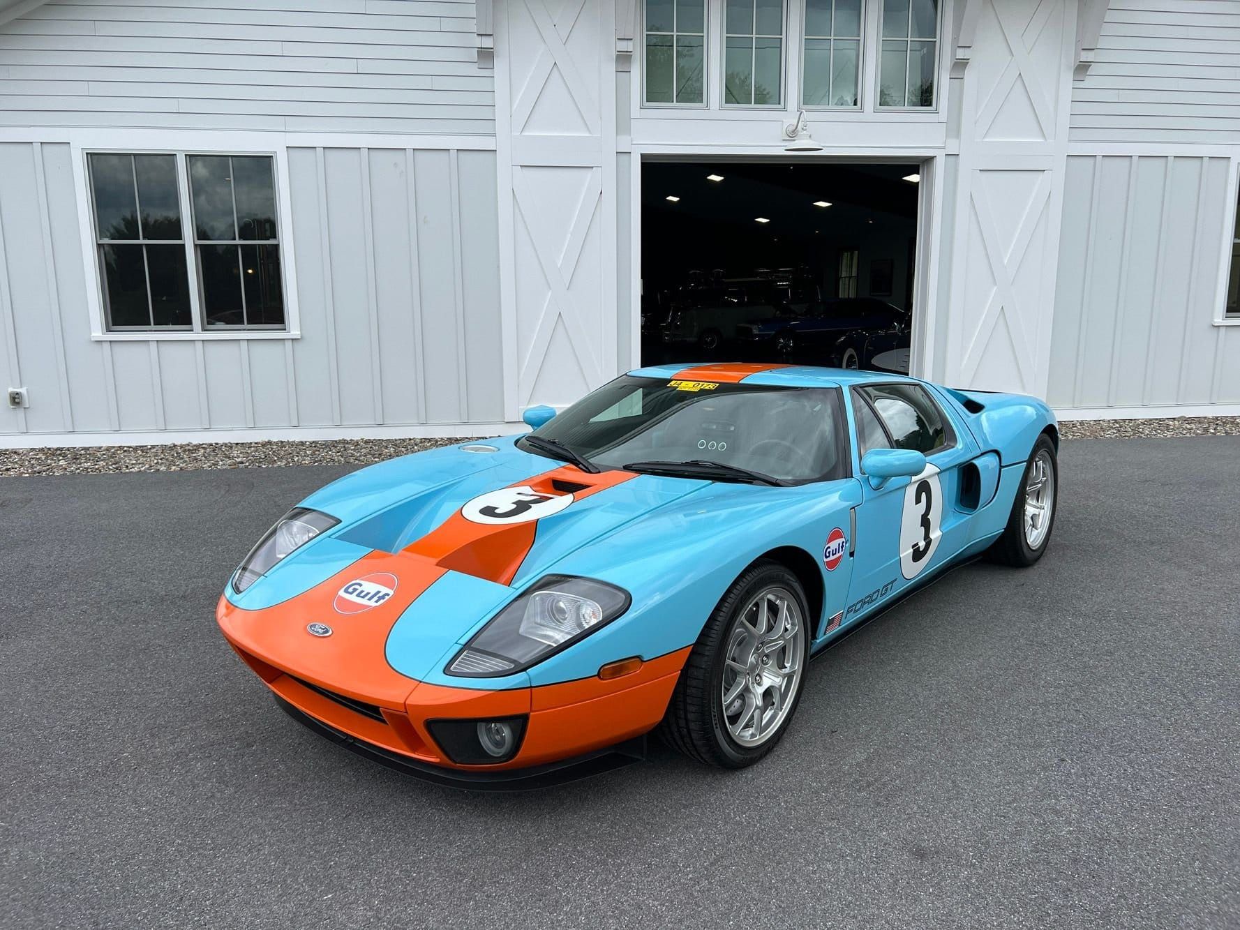 2006 Ford GT Heritage Edition: A Tribute to Racing History 2006 Ford GT Heritage Edition: A Tribute to Racing History