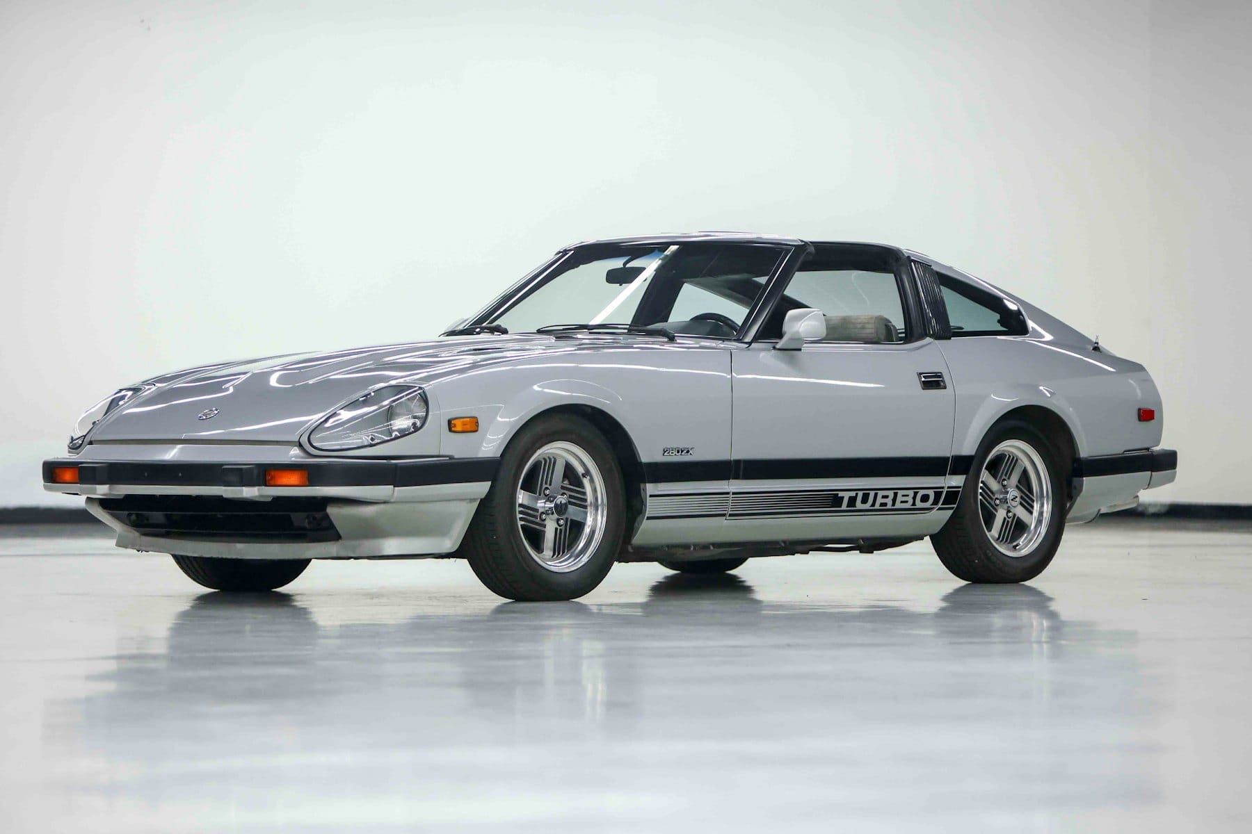 ハル③ Low-Mileage 1983 Datsun 280ZX Turbo