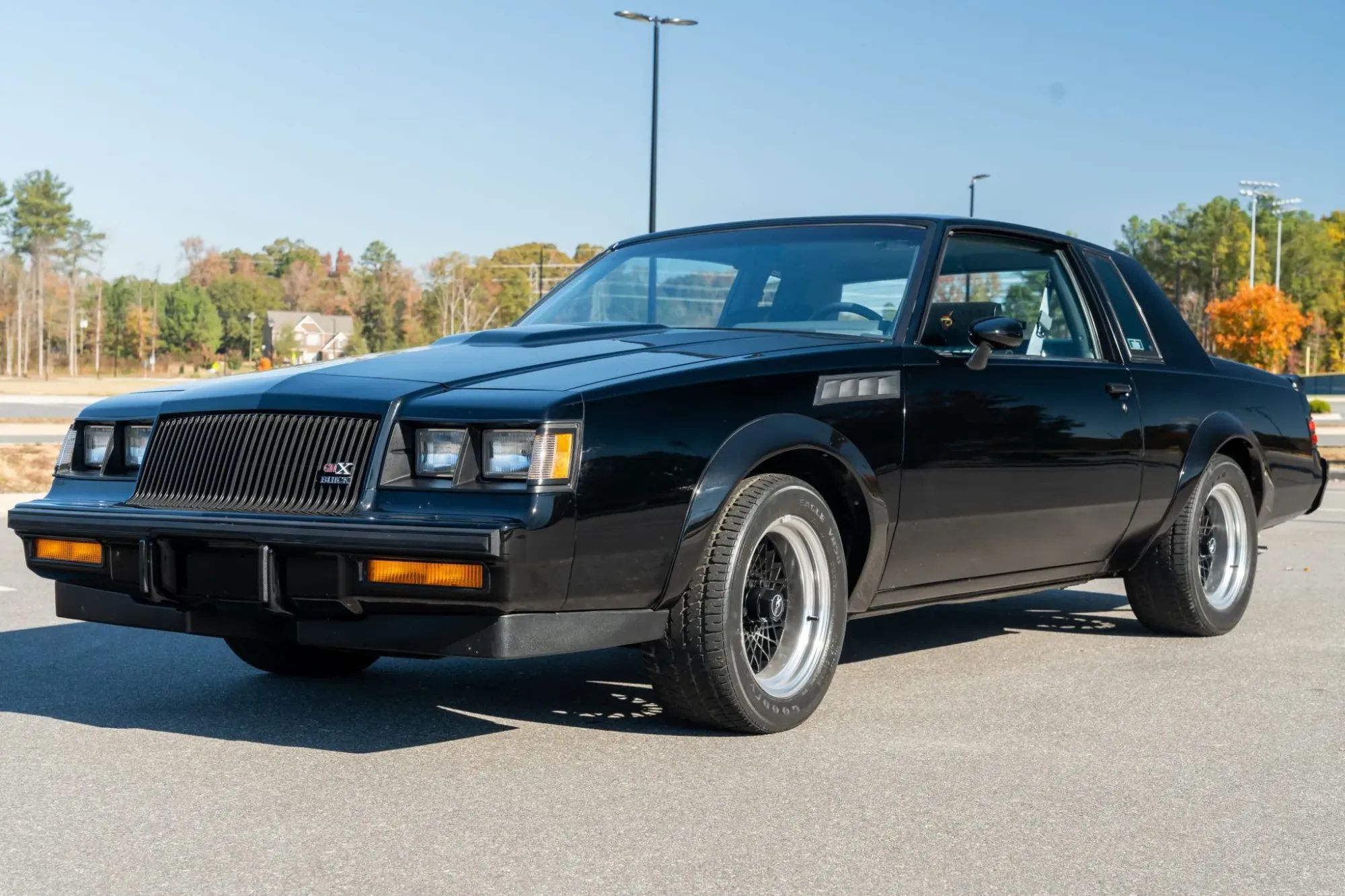 ググググ Low-Mileage 1987 Buick GNX #030 Draws Six-Figure Interest at Auction