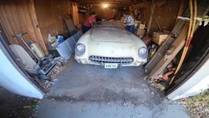 Barn find 1955 Chevy Corvette Hasn't Seen Daylight In 40 Years