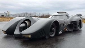 US Marshals Auctioning Seized BTTF DeLorean, Ecto-1, Batmobile