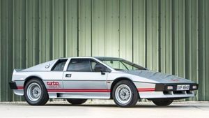 Colin Chapman's Last Ride: 1981 Lotus Esprit Turbo