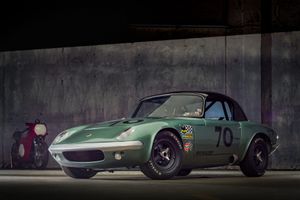 Racing Roadster: 1966 Lotus Elan S2 26R Replica