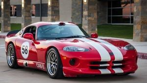 1997 Dodge Viper GTS Is Built For Road Racing