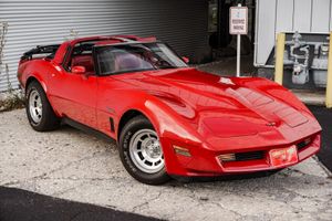 On-Board T-Top Storage: 1982 Chevrolet Corvette