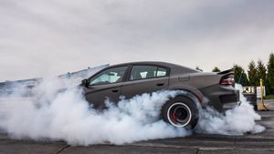 Kevin Hart Buys Another Muscle Car