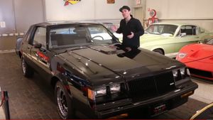 Dealership Shows Off Two Essentially New American Classics